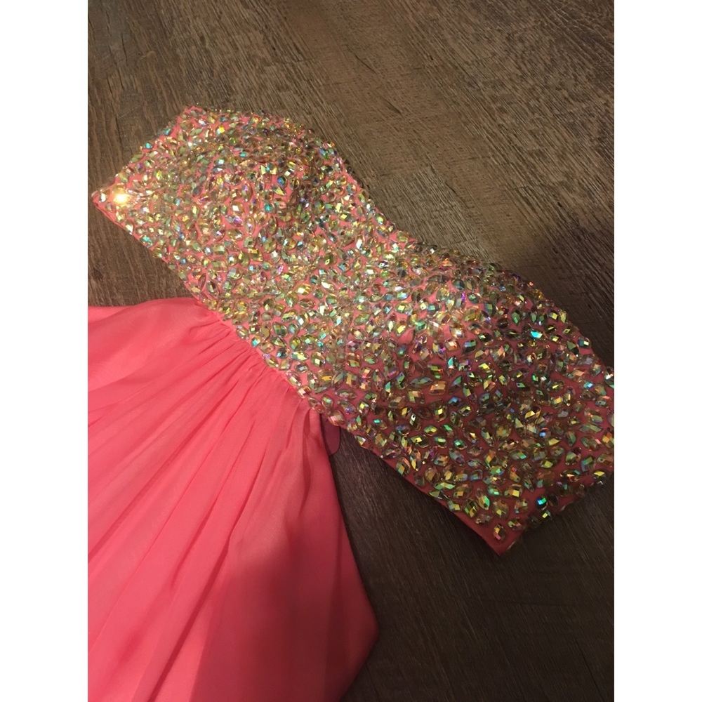 💎La Femme Strapless Prom Dress 💎 - Picture 2 of 7